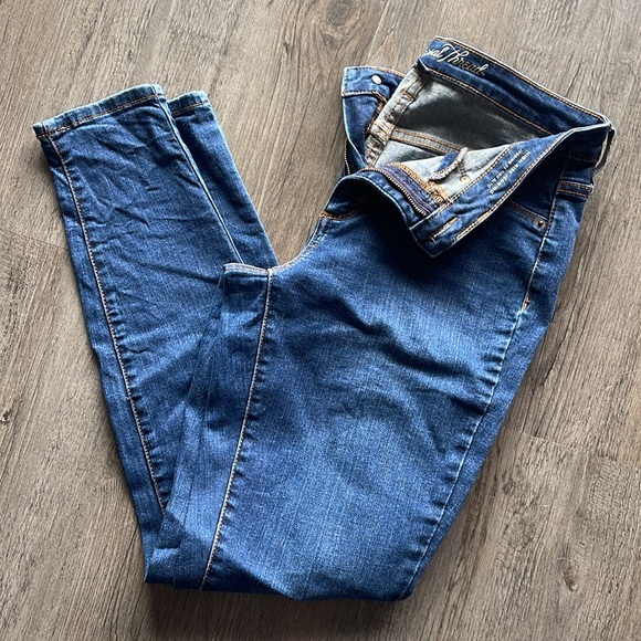 High Rise Jegging - Picture 3 of 8